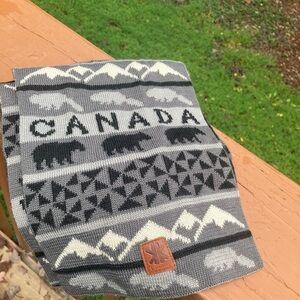 Kootenay grey Canada scarf